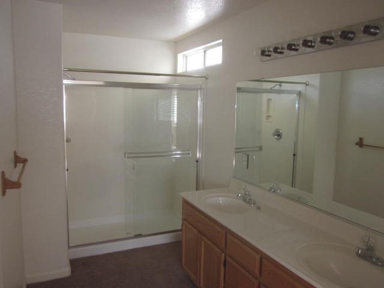 221 Ali Ct - Photo 5 of 11