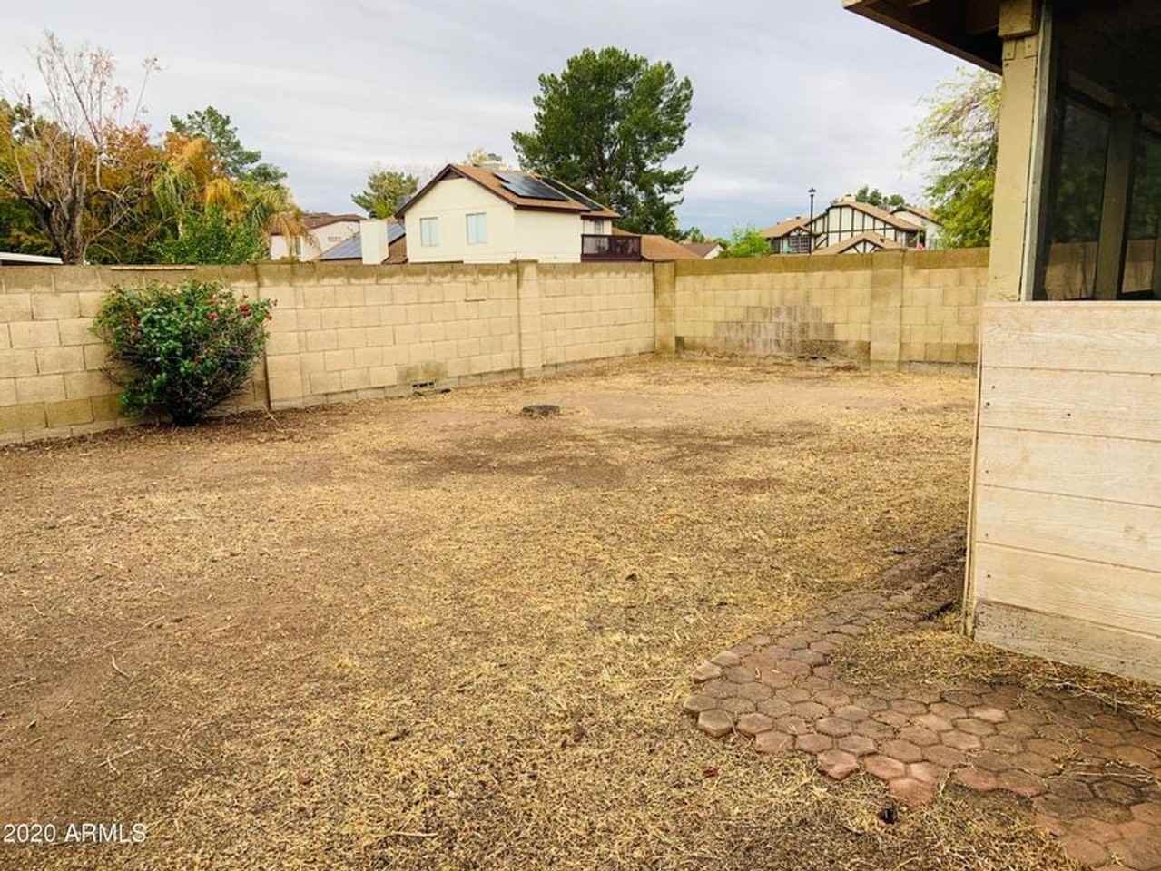 13212 N 51st Ln - Photo 3 of 14