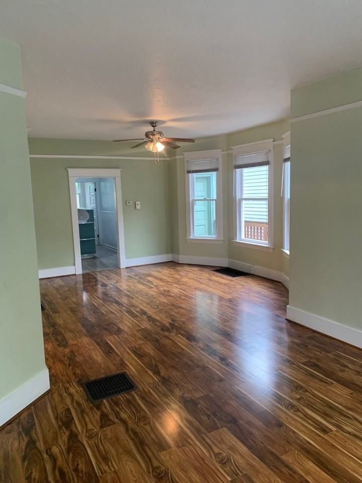 3738 Se Milwaukie Ave - Photo 3 of 14