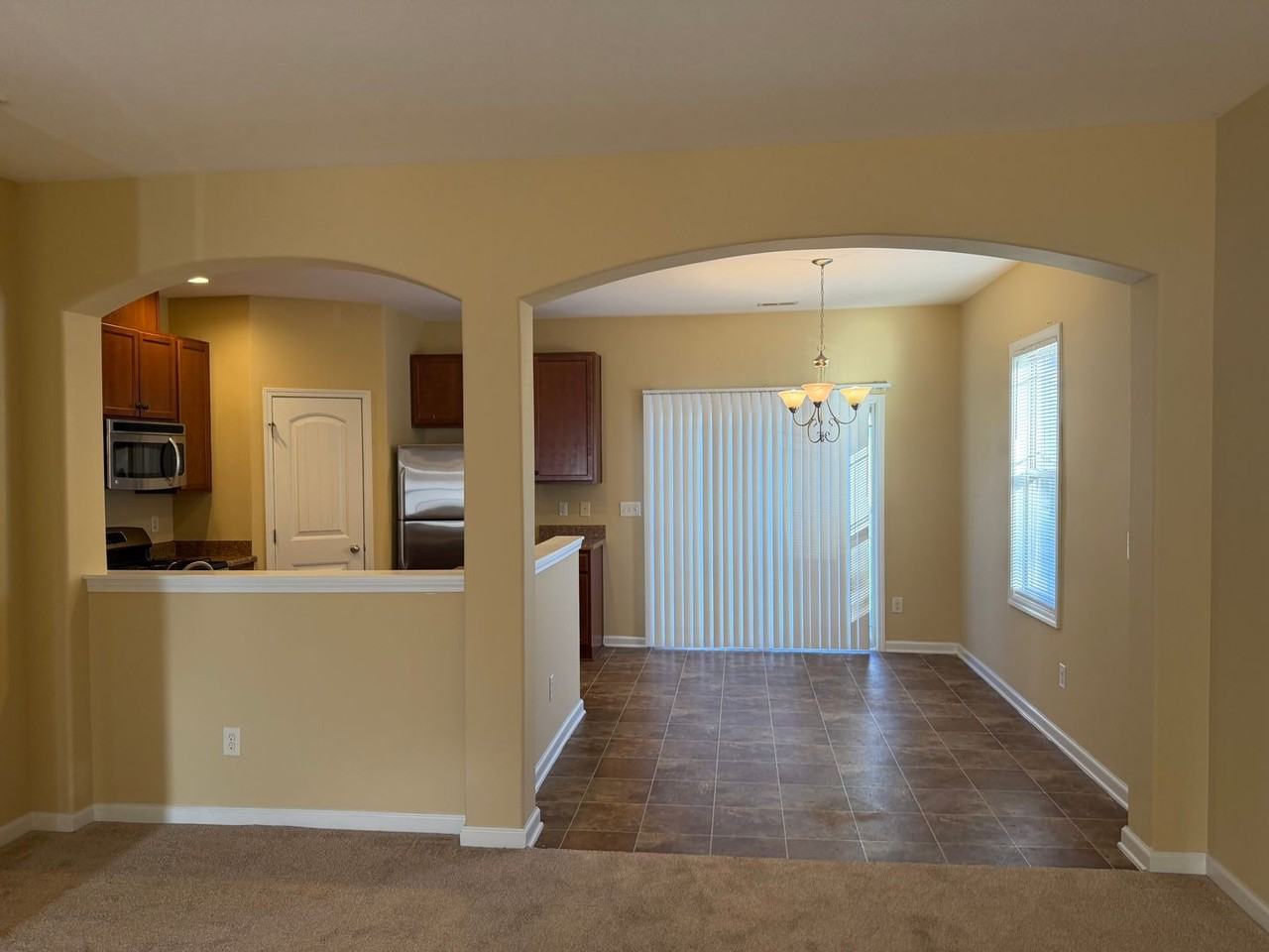 553 Matheson Pl - Photo 3 of 12