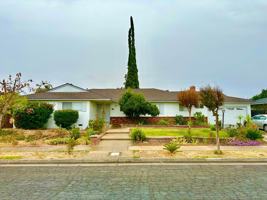 featured image of 1088 E Menlo Ave