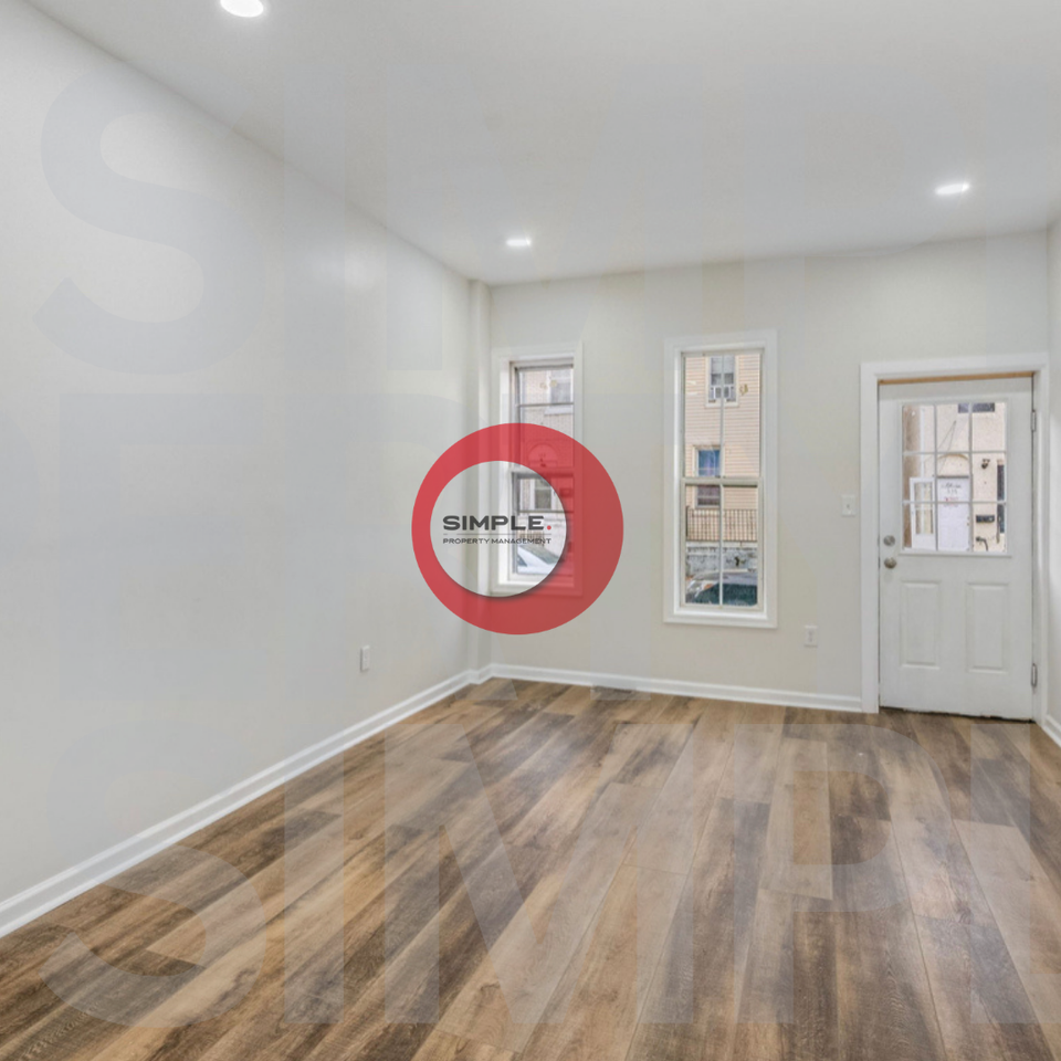 537 Cedar St - Photo 4 of 13