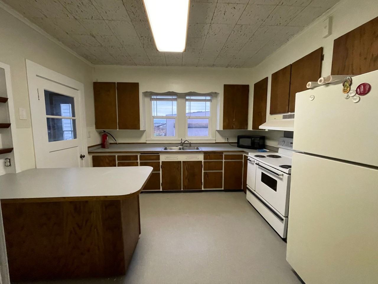 1605 172nd St Ne - Photo 2 of 18