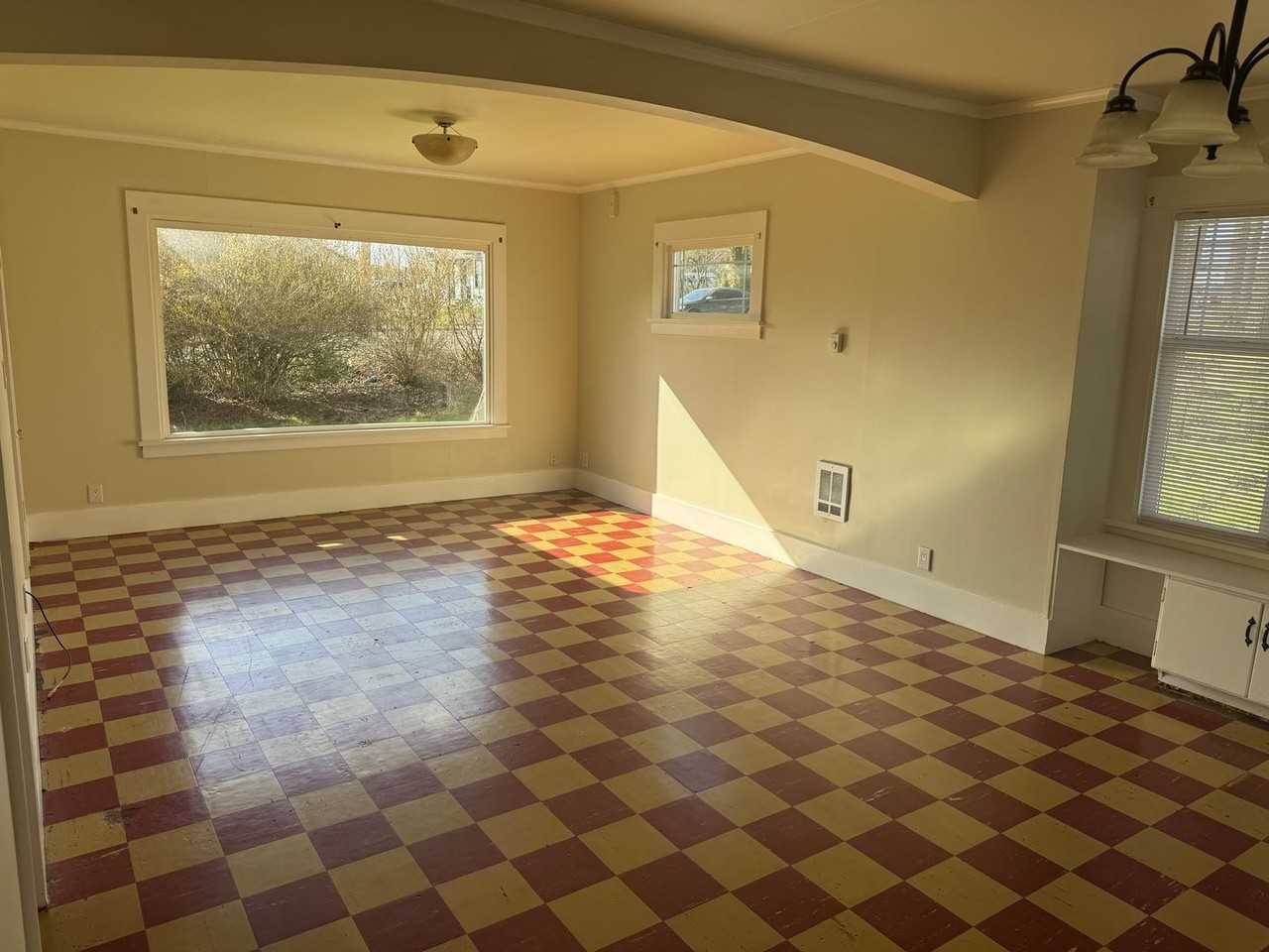 1605 172nd St Ne - Photo 4 of 18