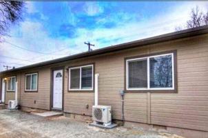 featured image of 904 E Chicago St