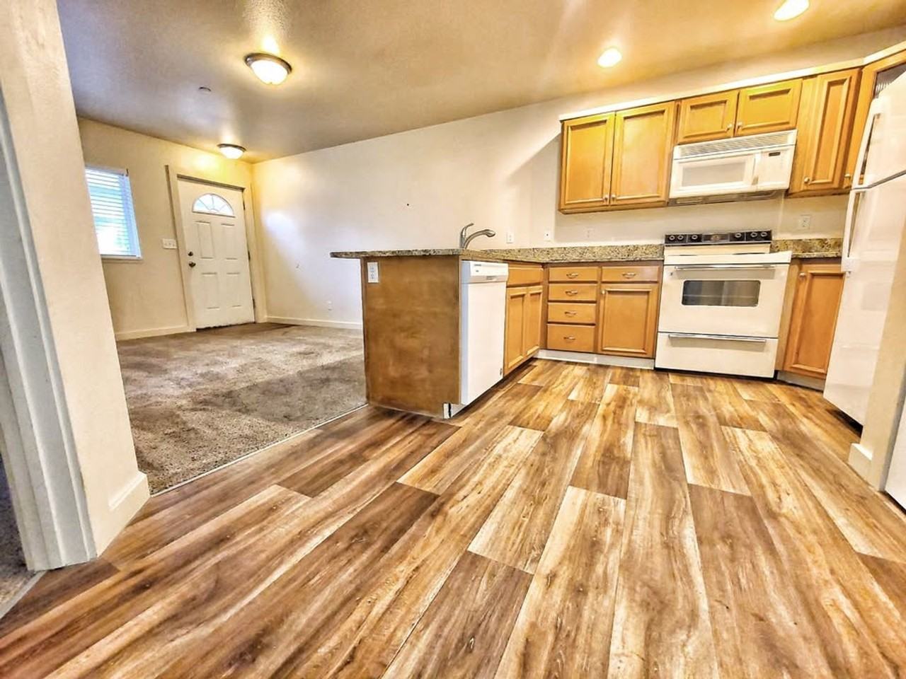 405 - Chicago 6M Inv - Photo 3 of 9