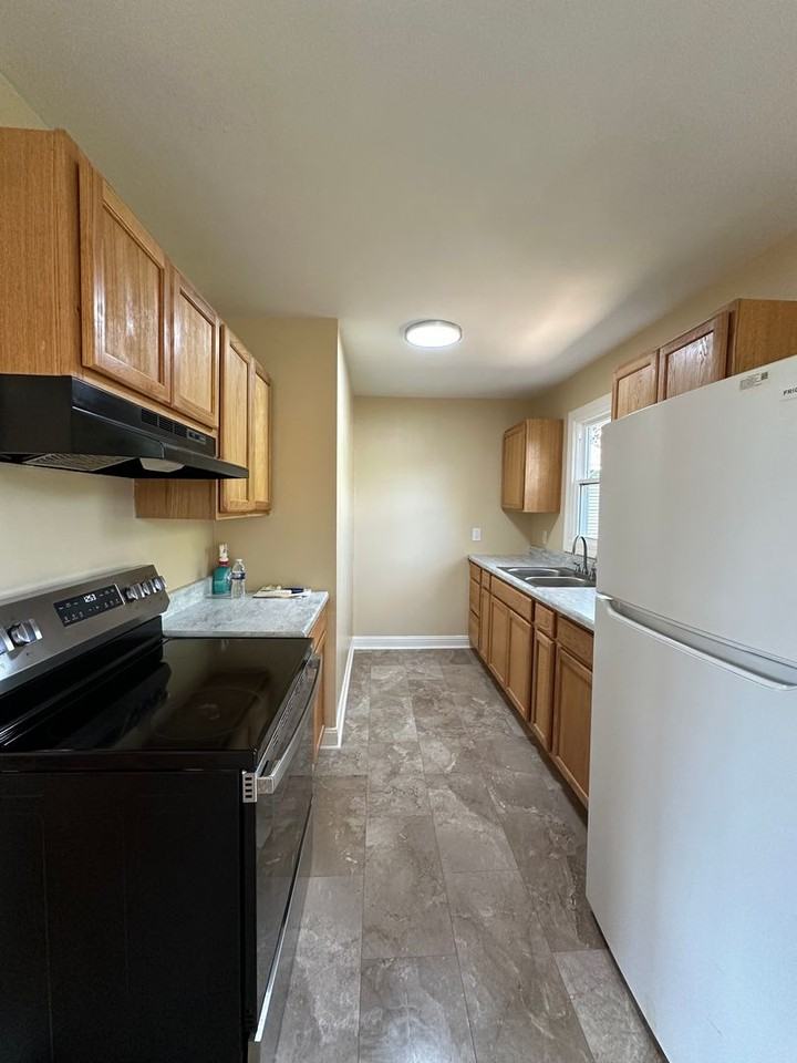 128 W 6th St - Photo 5 of 13