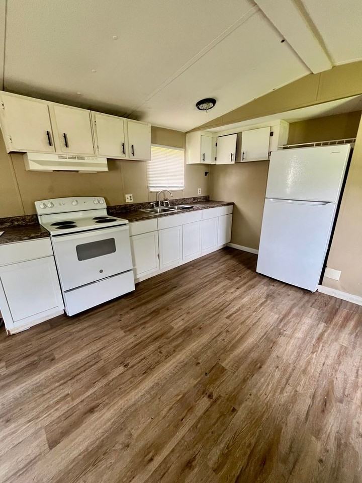 141 Benton Bay Rd SE - Photo 2 of 12