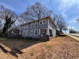 featured image of 100 E 9th St Sw