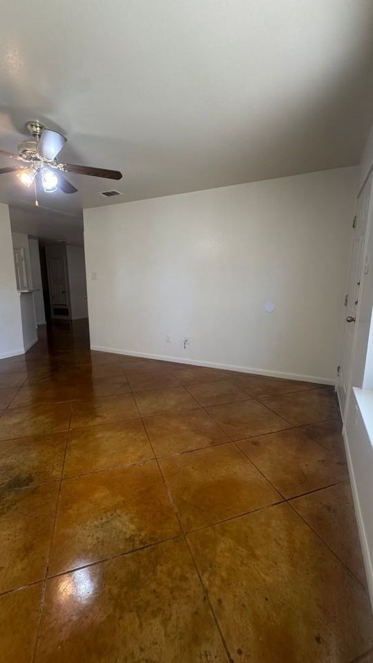 217 W Arlo Rd - Photo 3 of 17