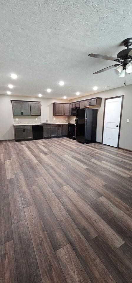 810 Phoenix Ct #B - Photo 3 of 13