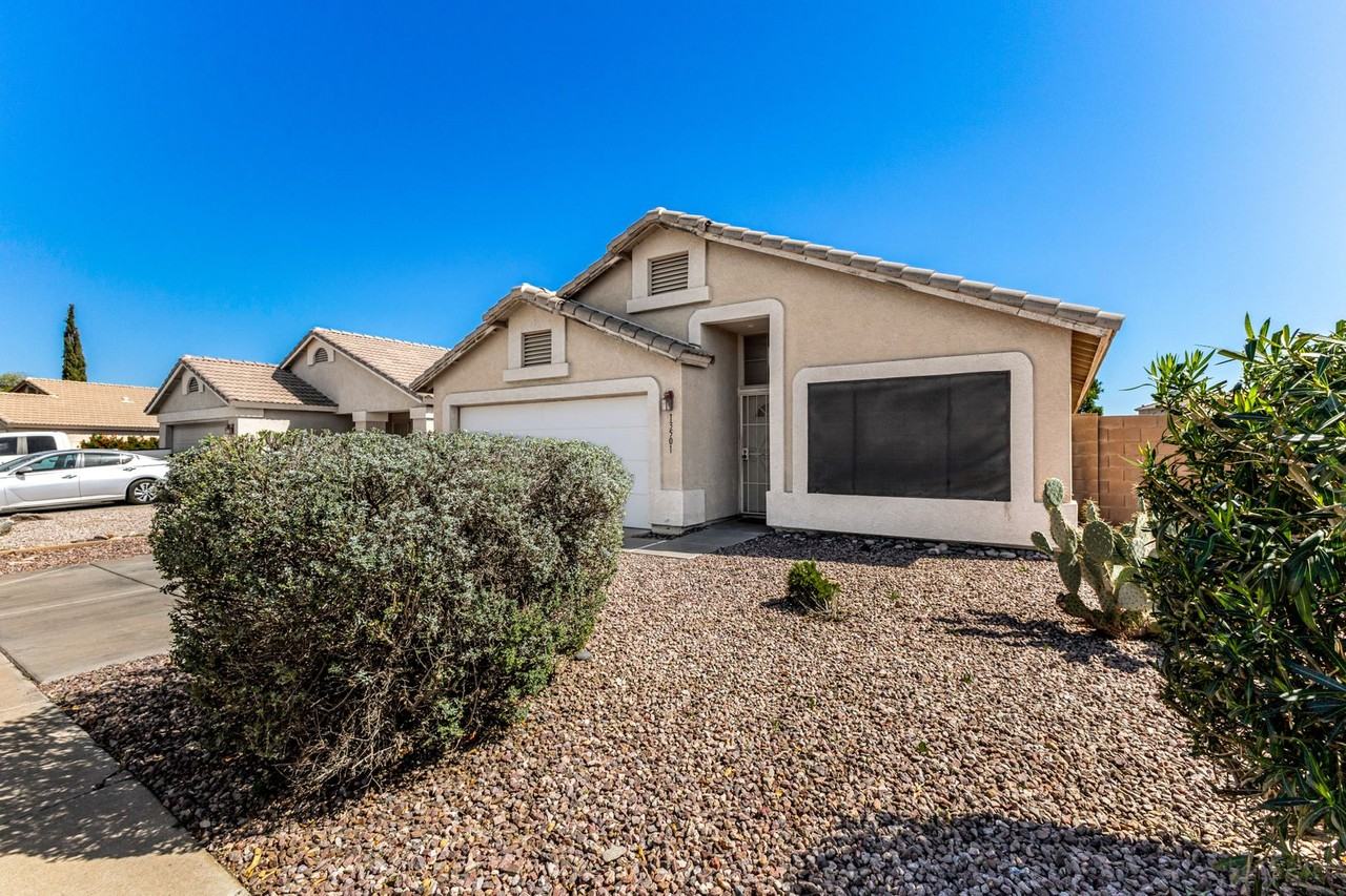 13501 N 130th Ave - Photo 3 of 33