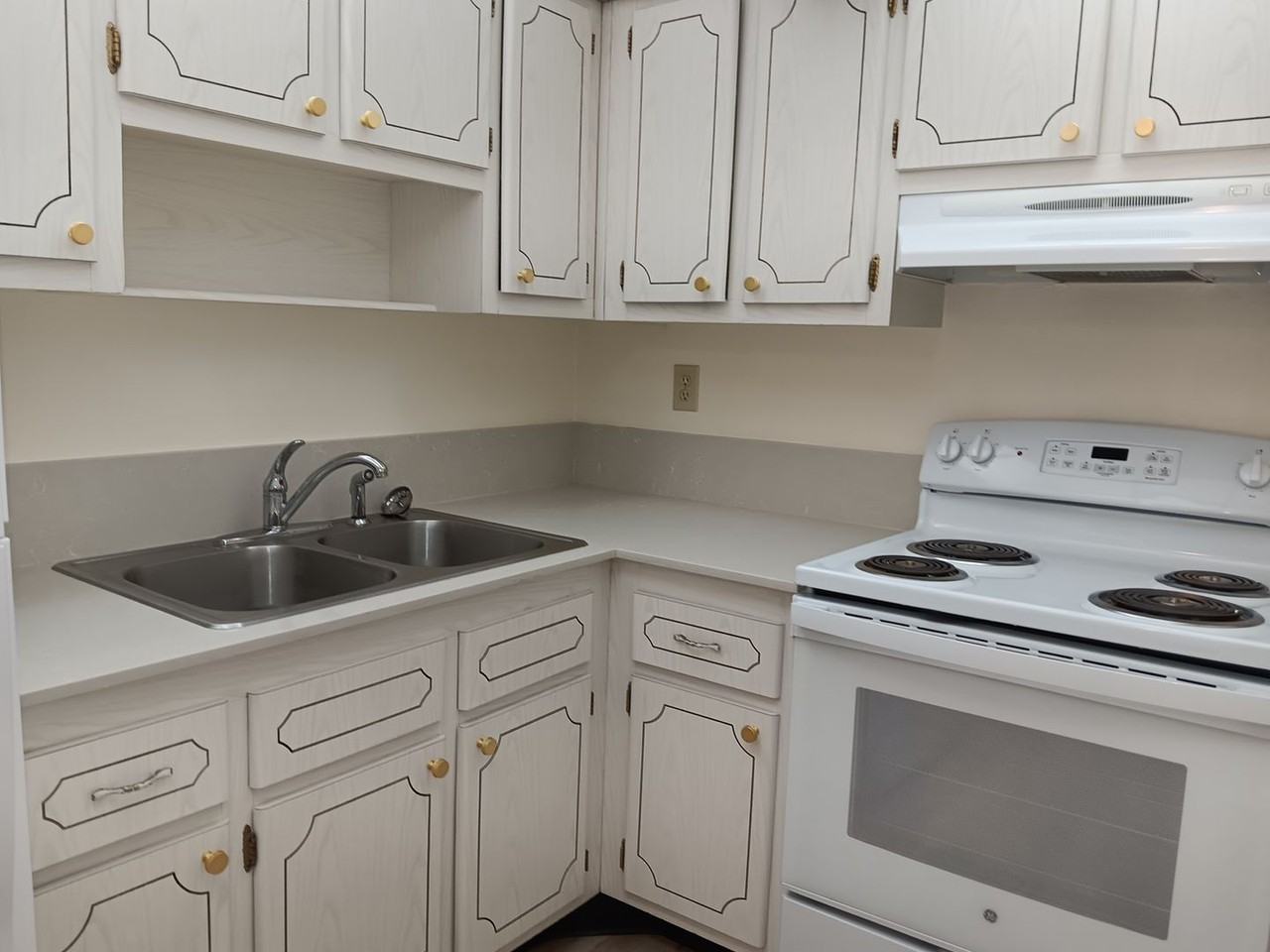 317 34th Ave N - Photo 6 of 15