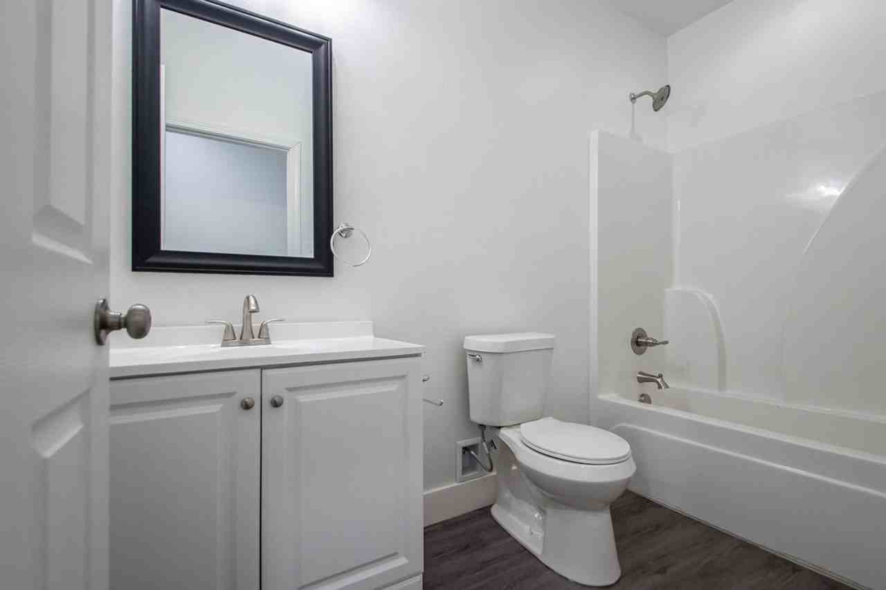 1611 Nichols Rd - Photo 4 of 12