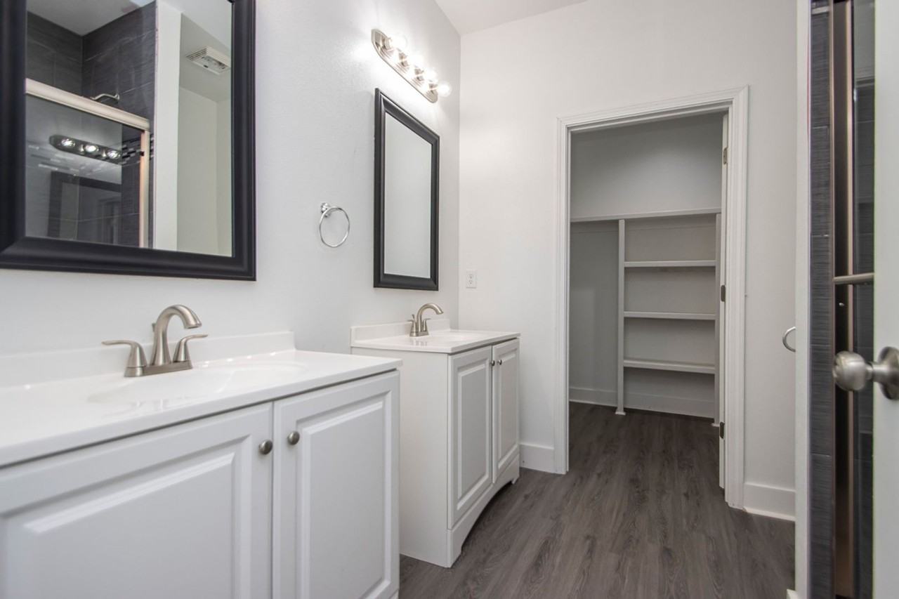 1611 Nichols Rd - Photo 7 of 12