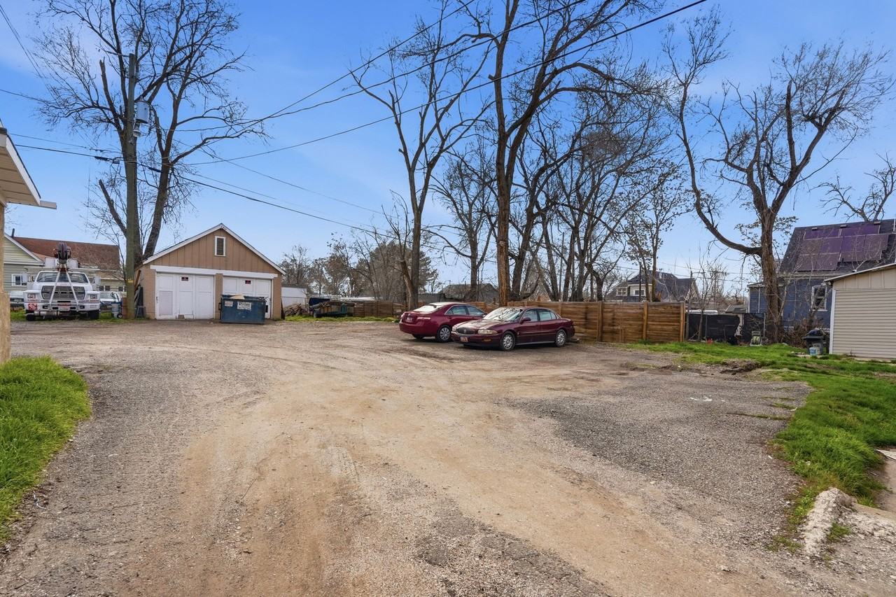 535 27th St. - Photo 4 of 5