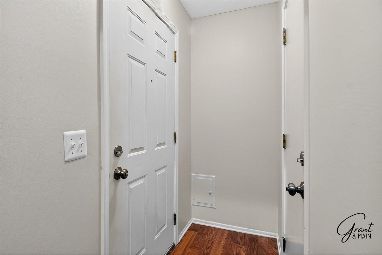 15834 N Franklin Dr - Photo 4 of 23