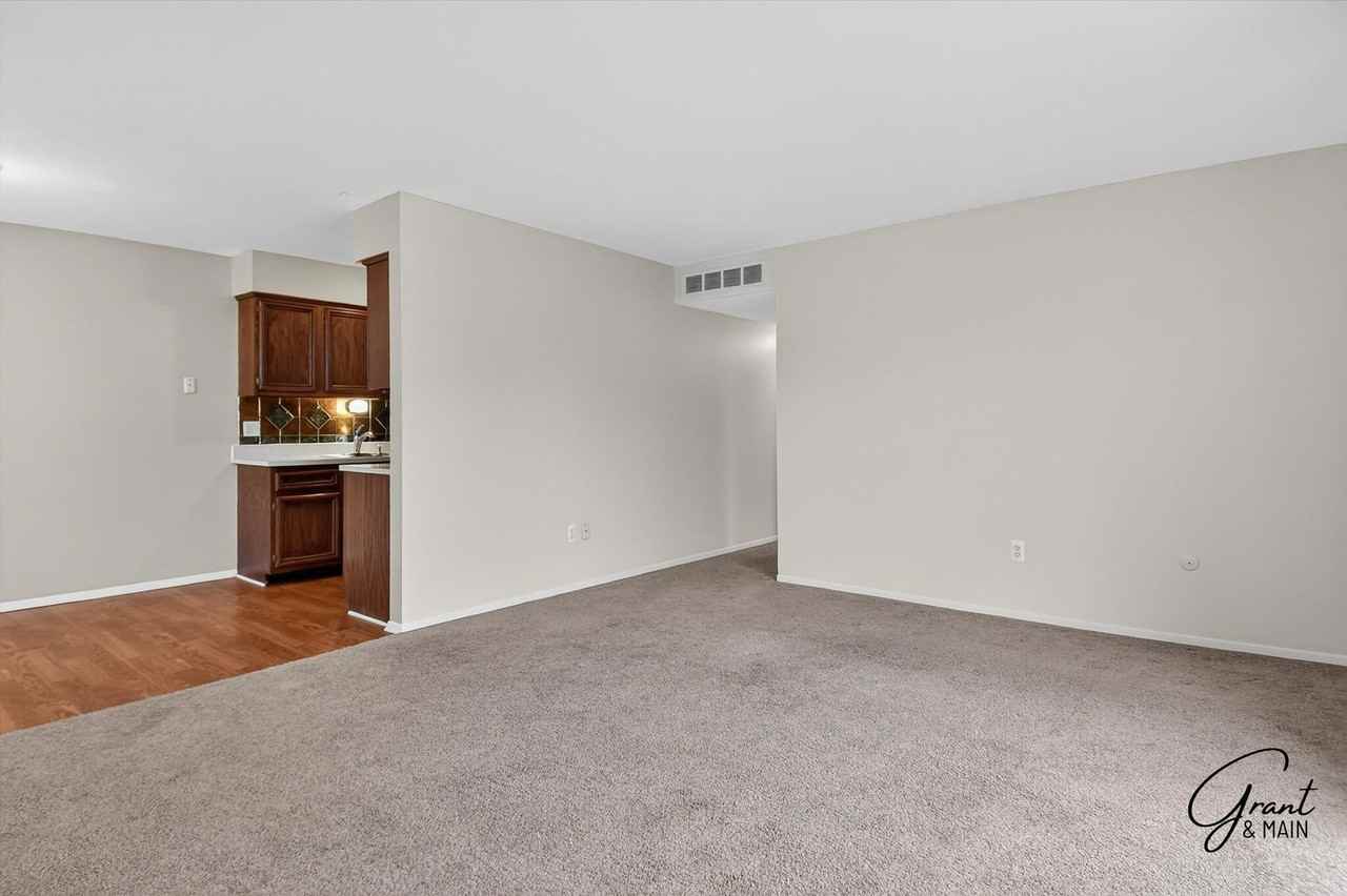 15834 N Franklin Dr - Photo 5 of 23