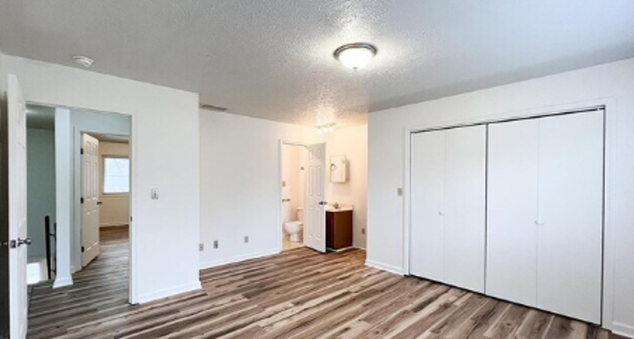 800 West 11th - Photo 4 of 23