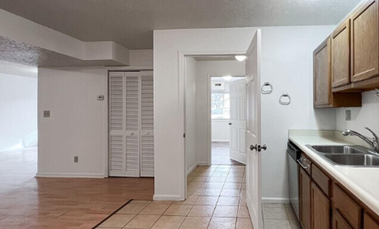 800 West 11th - Photo 5 of 23