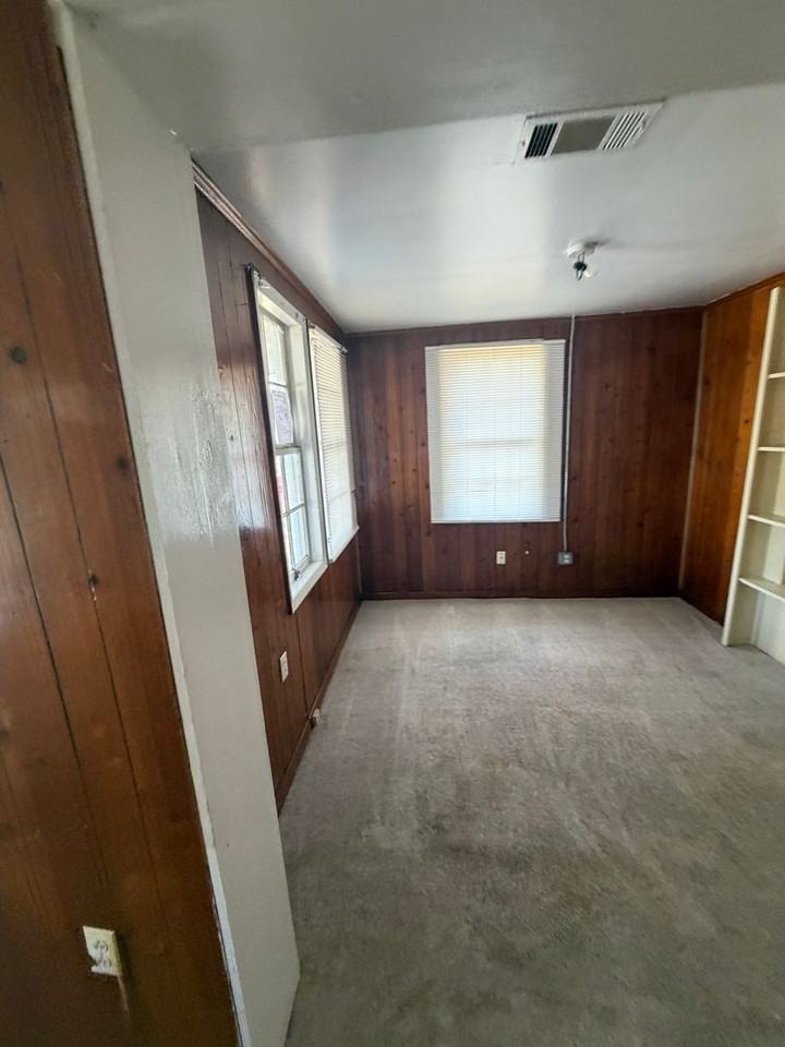 607 E Gordon St - Photo 3 of 33