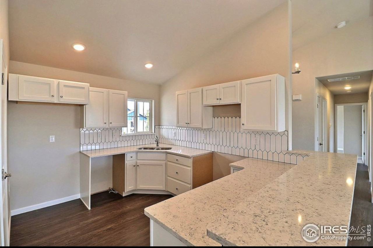 4313 Yellowbells Dr - Photo 5 of 13