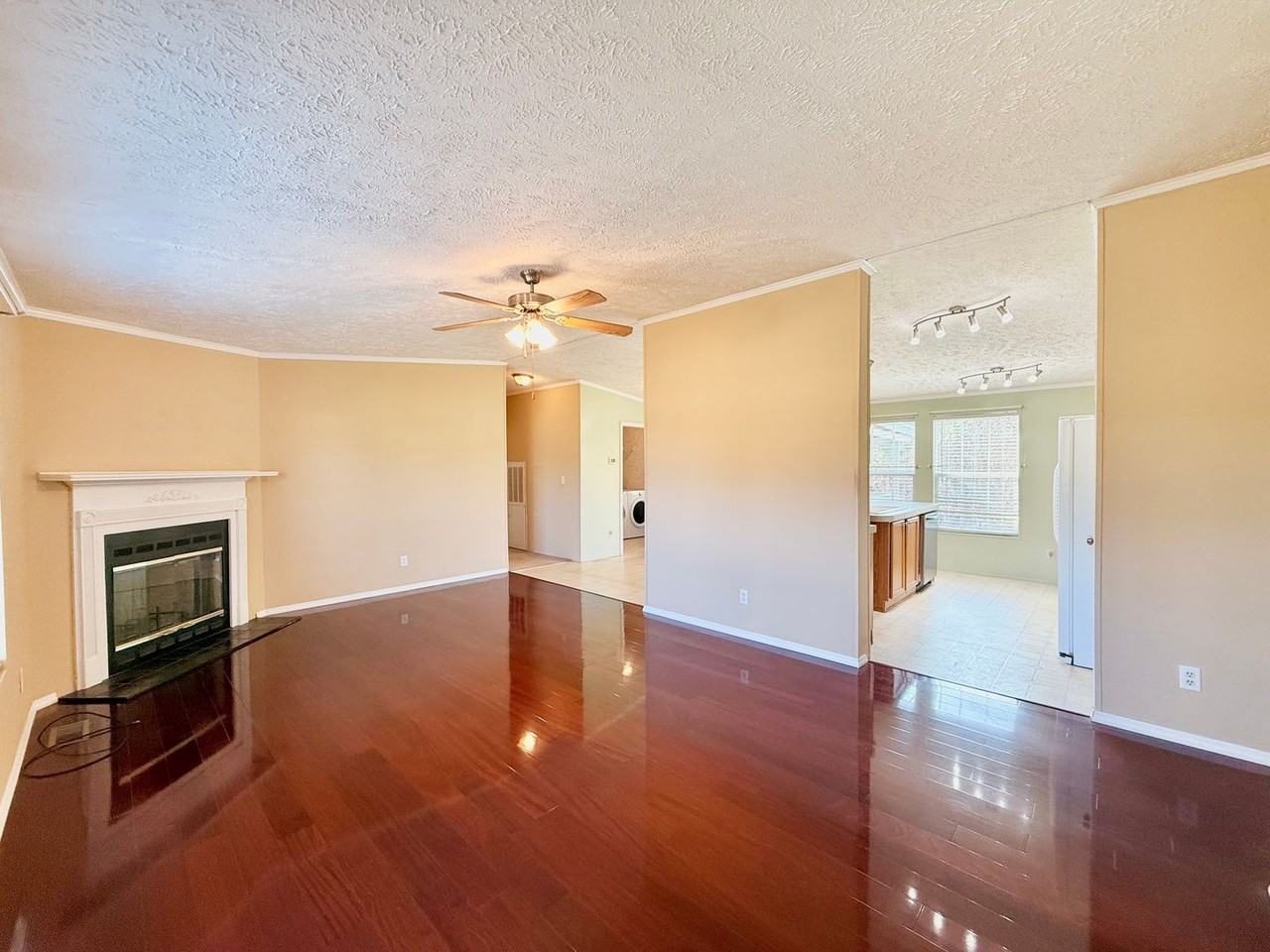 21 Dugger St - Photo 2 of 25