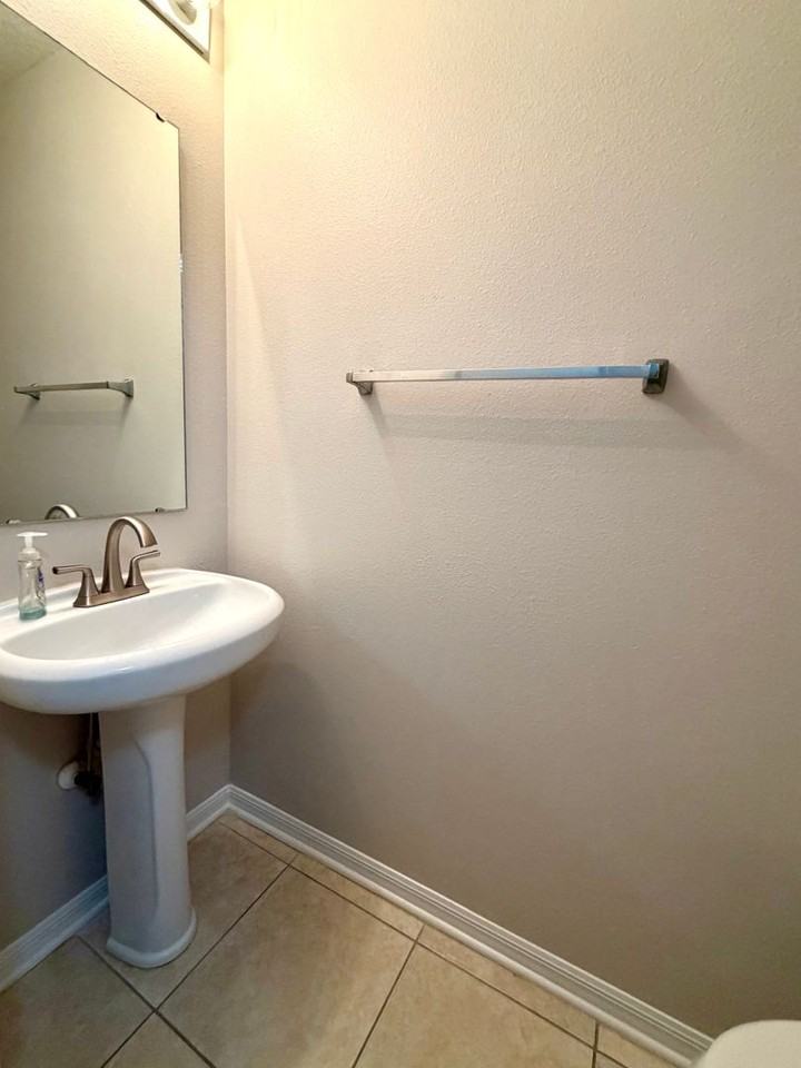 4710 Ashburn Pond Way - Photo 7 of 22