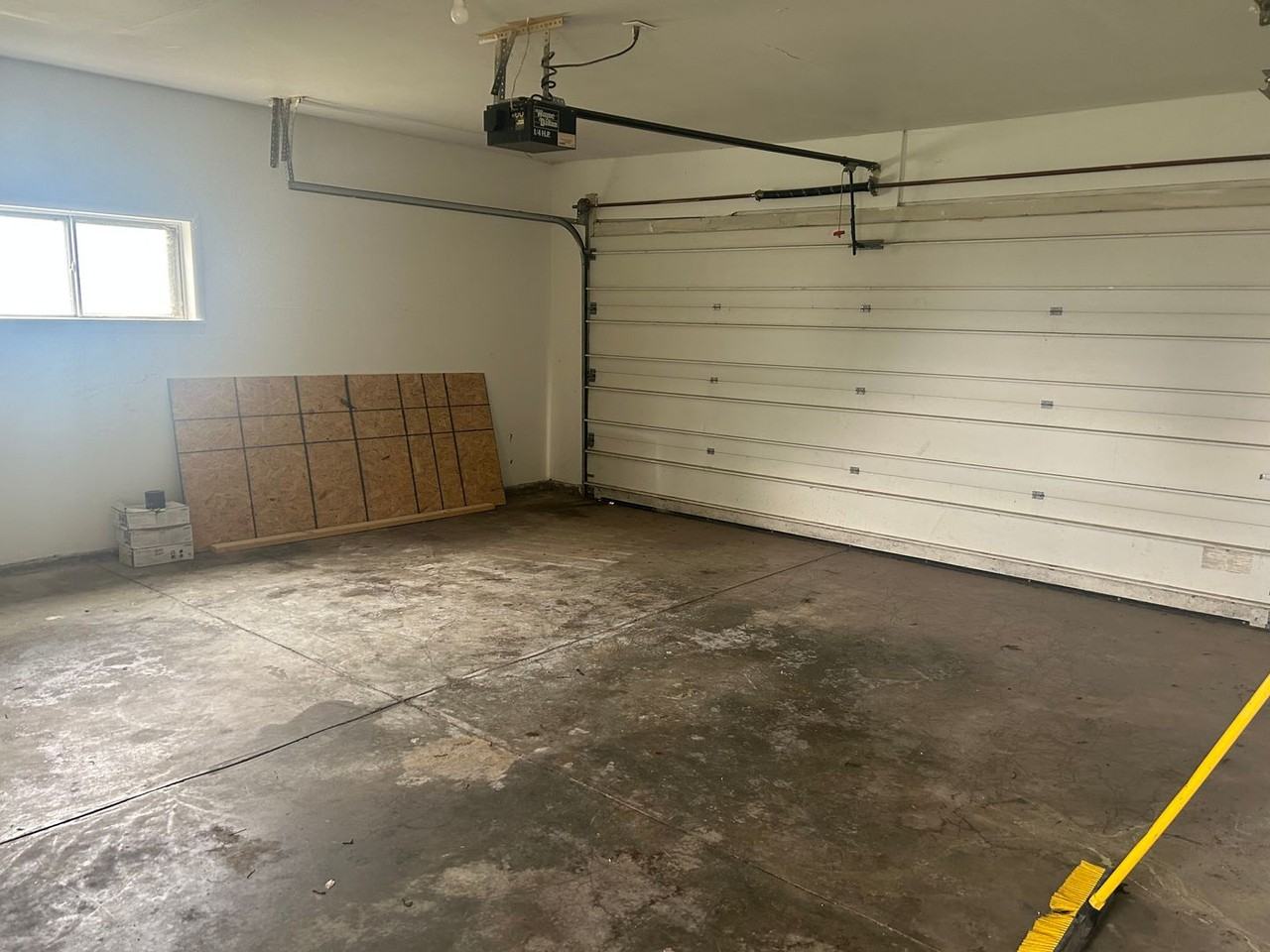 107 W Maple St - Photo 3 of 15