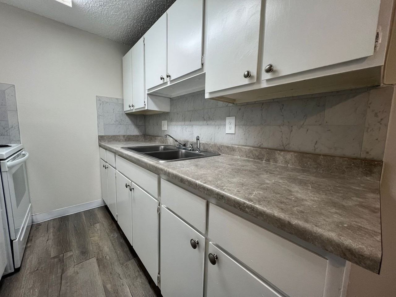 339 E 10th St - Photo 2 of 8