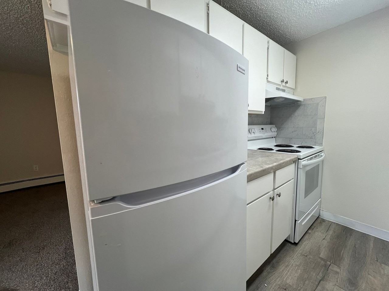 339 E 10th St - Photo 3 of 8