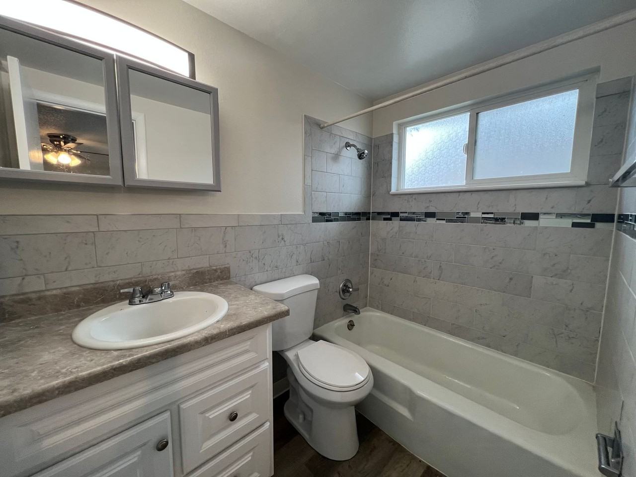 339 E 10th St - Photo 7 of 8