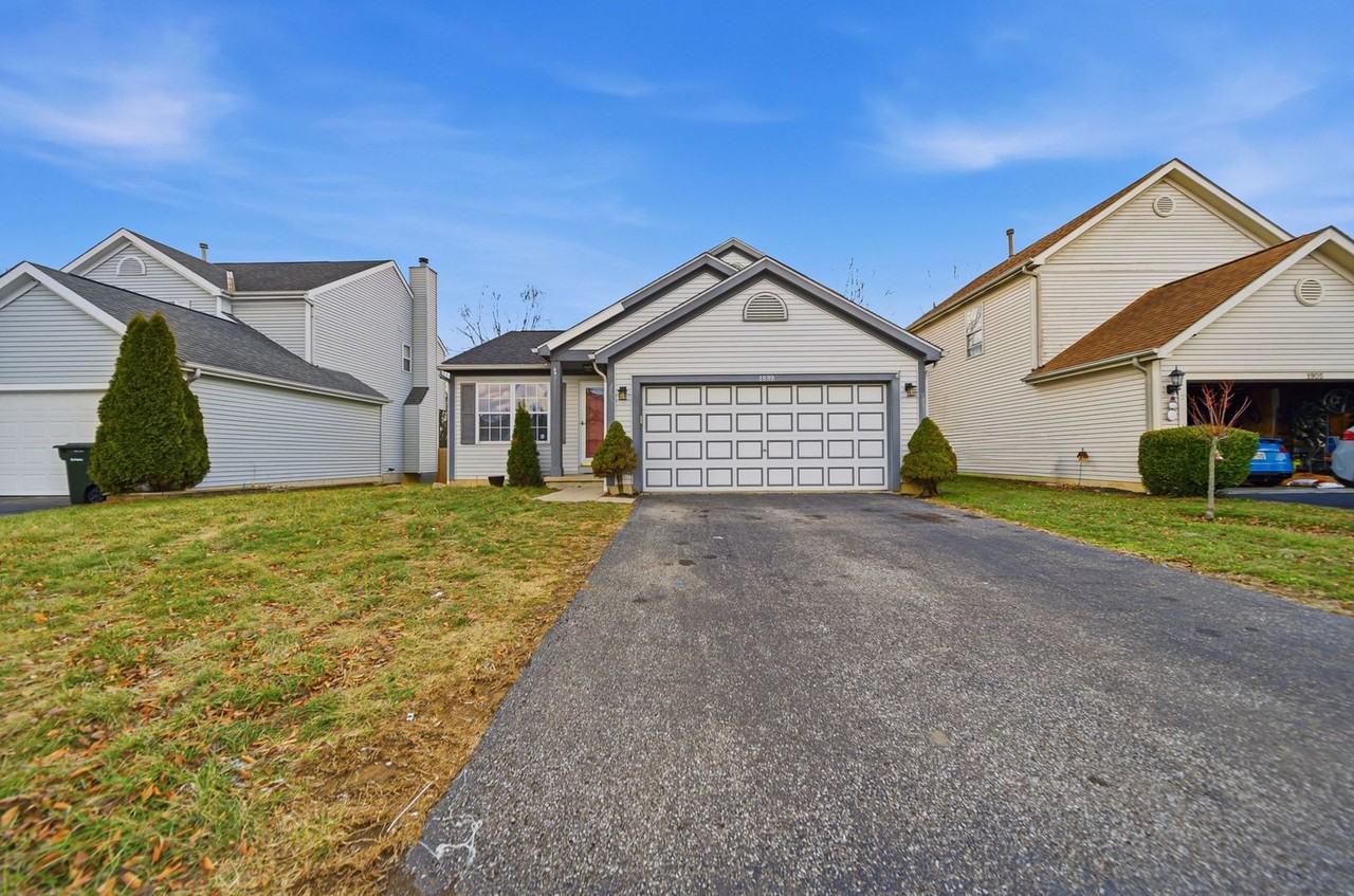 1899 Queens Meadow Ln - Photo 3 of 50