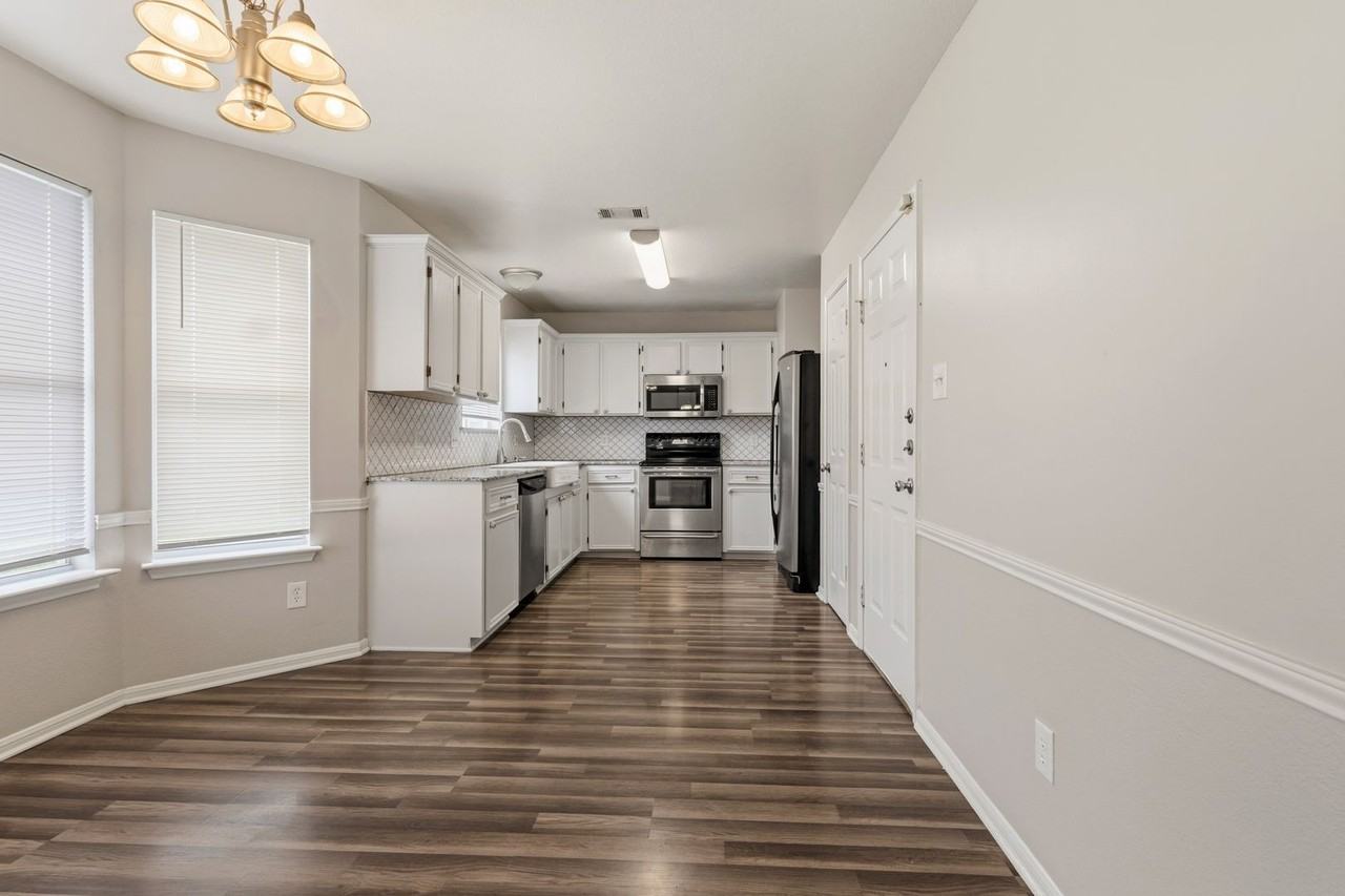 4103 Shagbark Dr - Photo 7 of 31