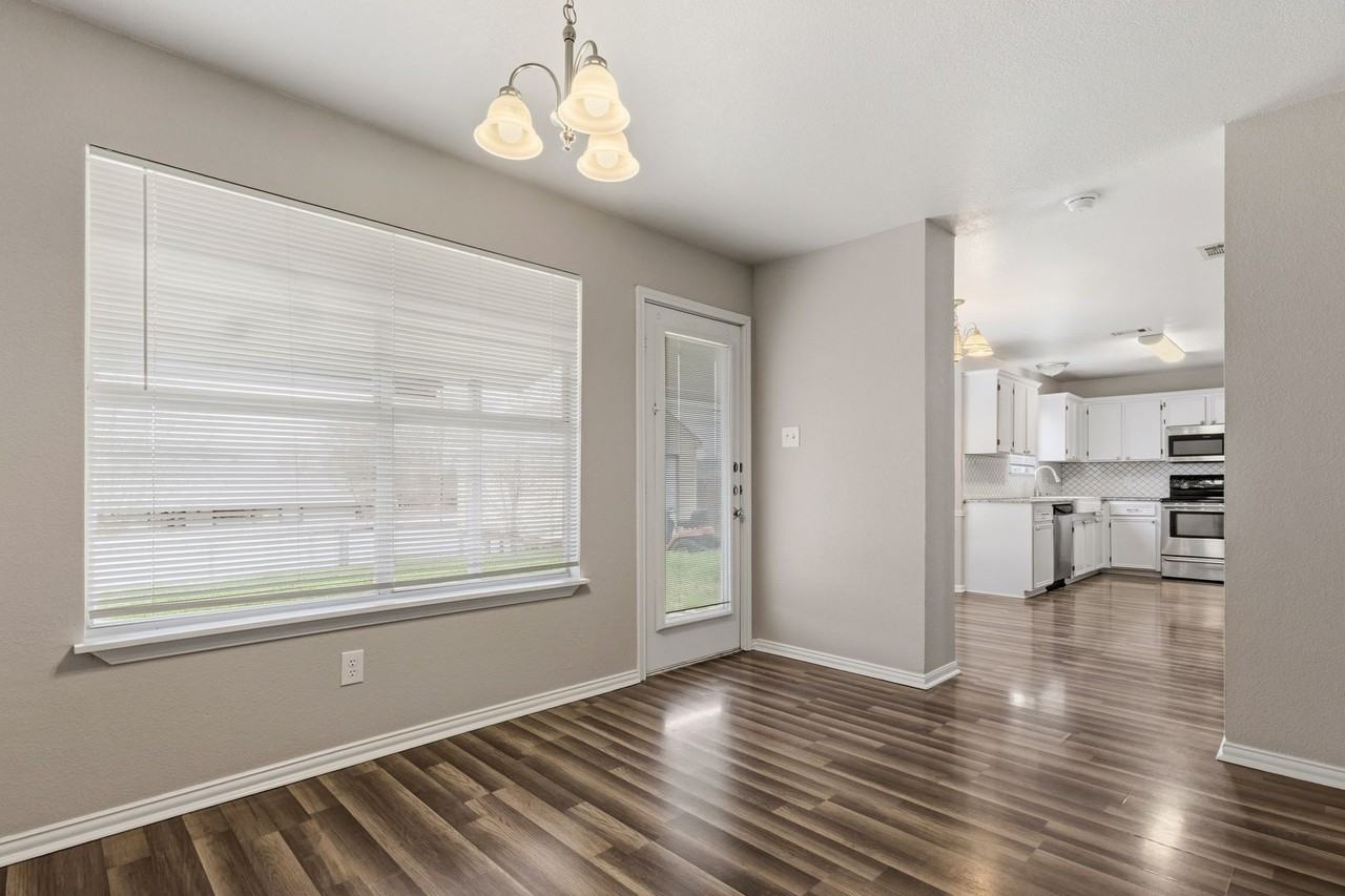 4103 Shagbark Dr - Photo 6 of 31