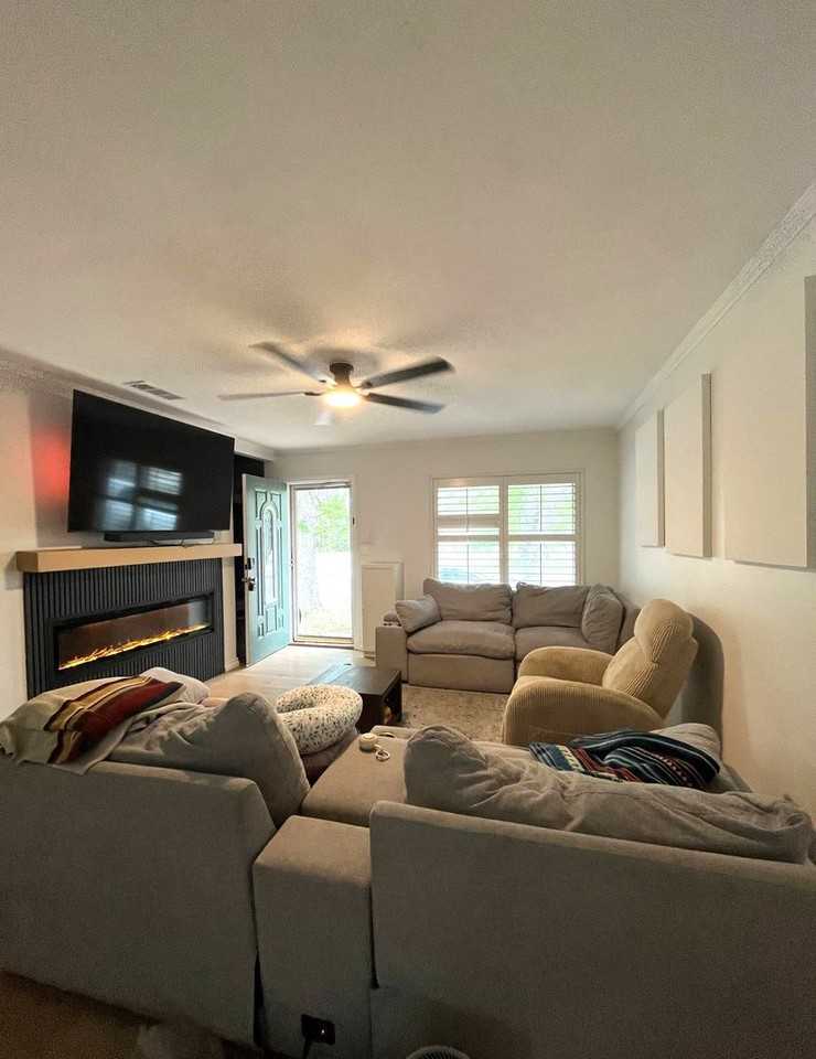 305 Jeanette Dr - Photo 2 of 18