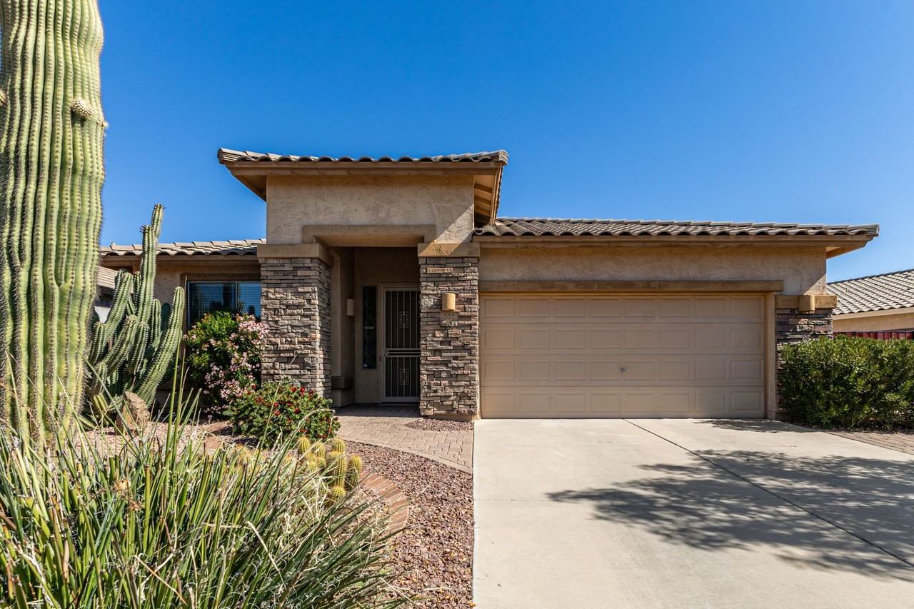 202 E Rock Wren Dr - Photo 2 of 33