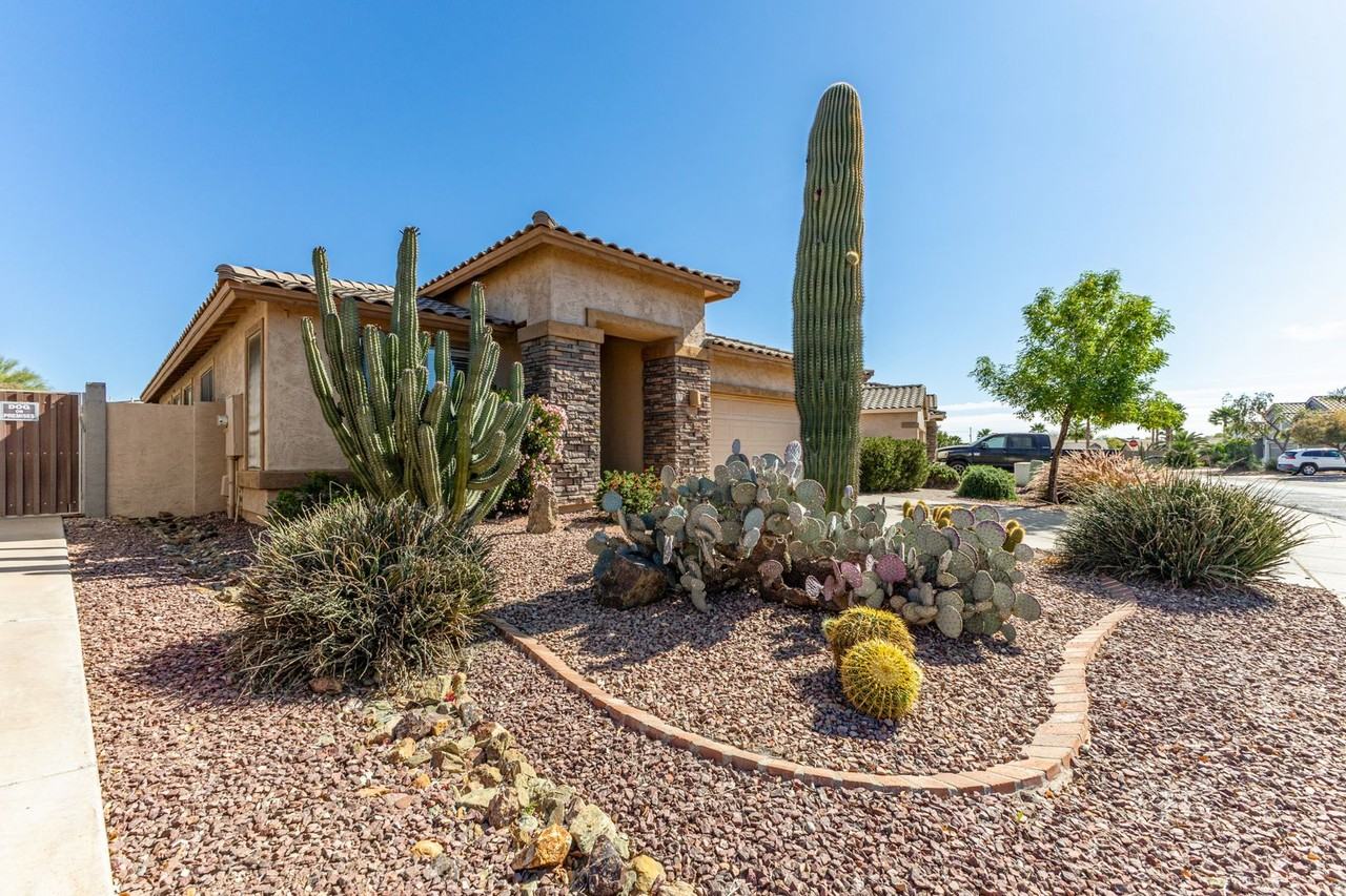 202 E Rock Wren Dr - Photo 5 of 33