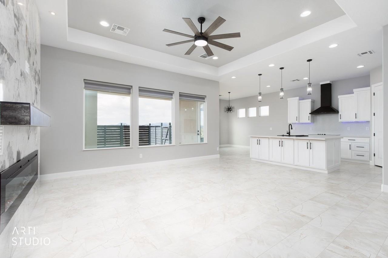 3657 S Maywood Ln - Photo 6 of 28