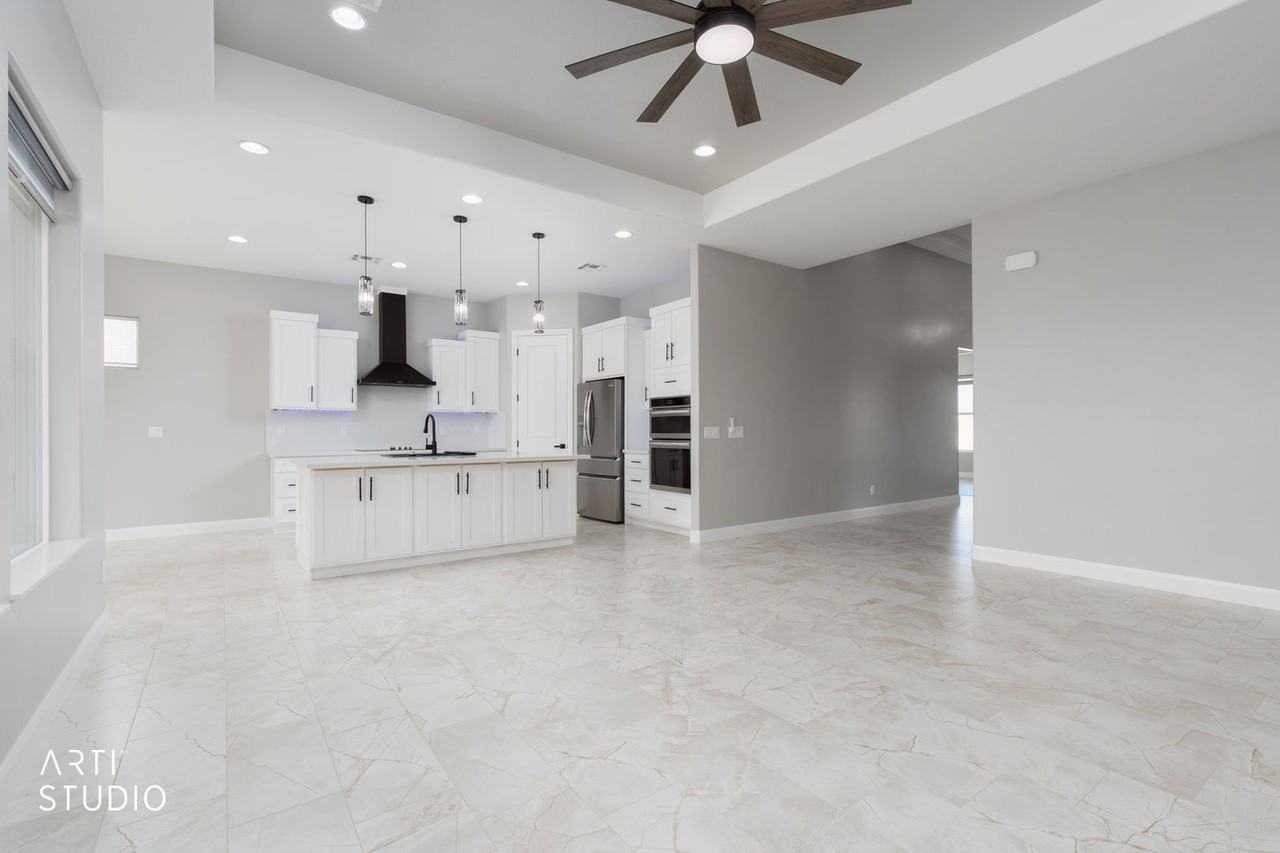 3657 S Maywood Ln - Photo 7 of 28