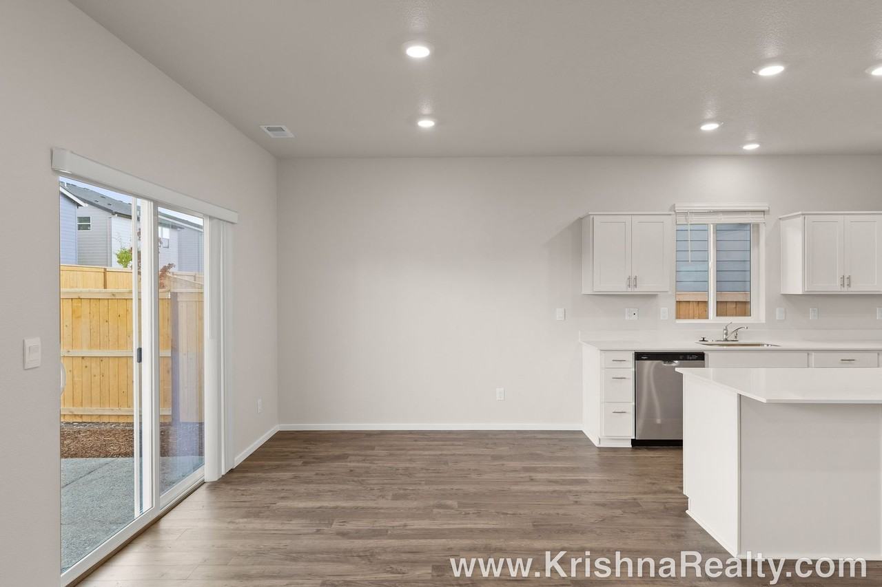 411 Pietro St Ne - Photo 6 of 21