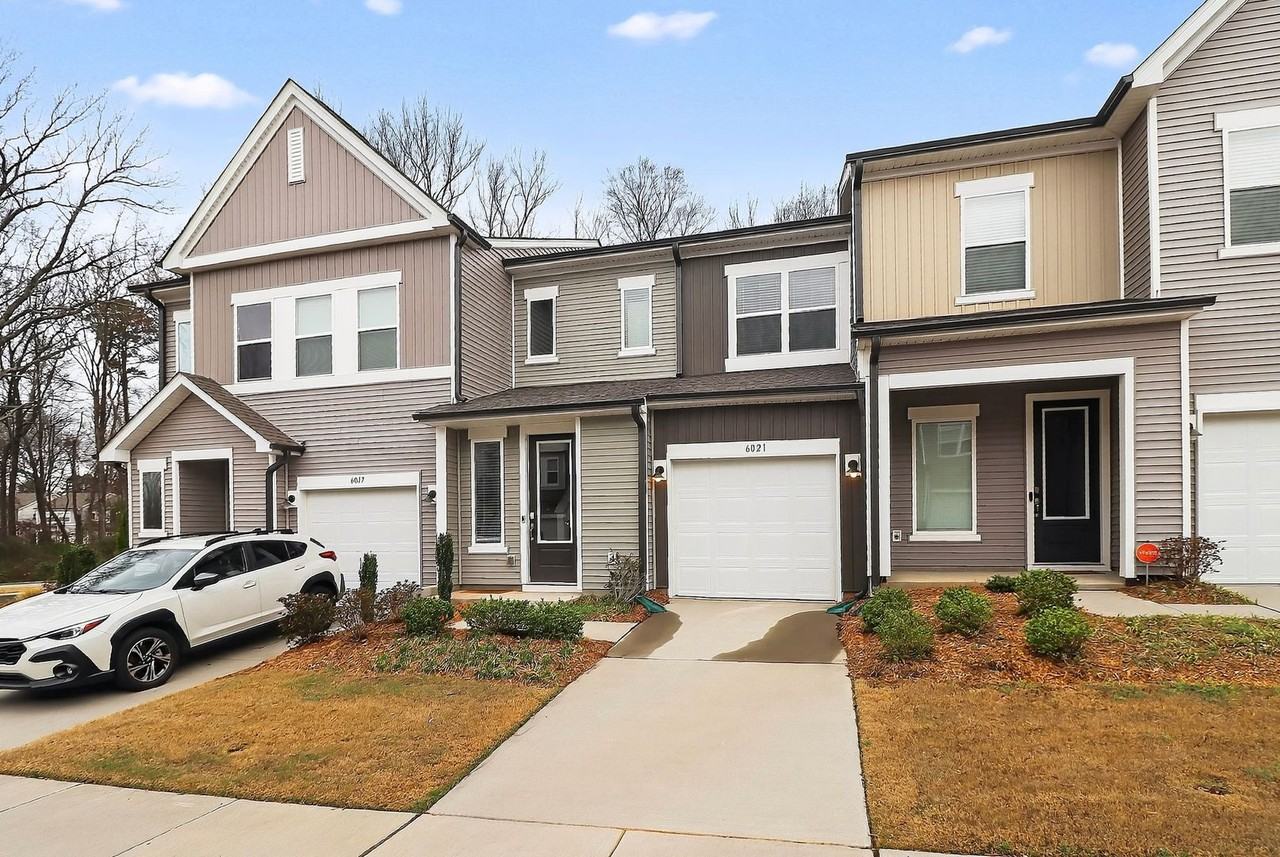 6021 Caprera Way - Photo 2 of 32