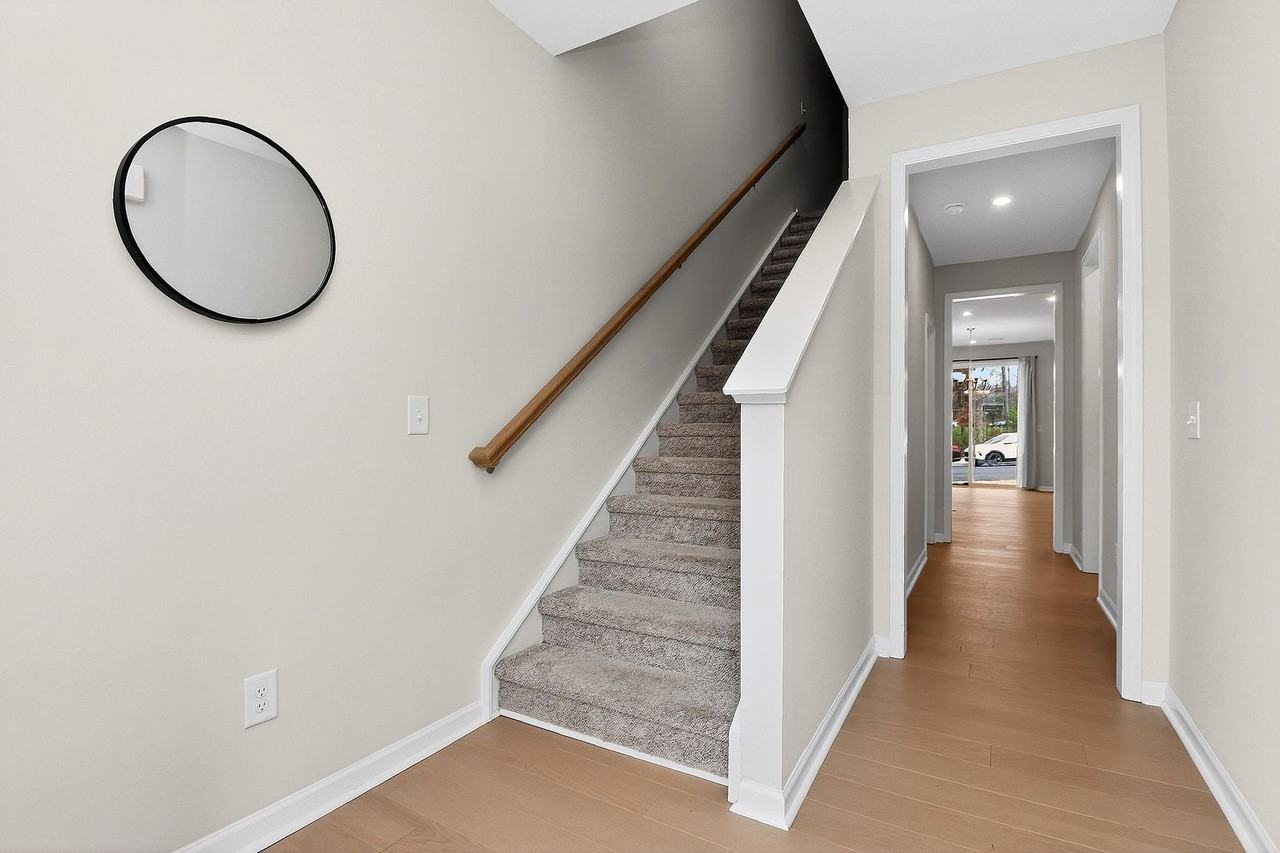 6021 Caprera Way - Photo 3 of 32