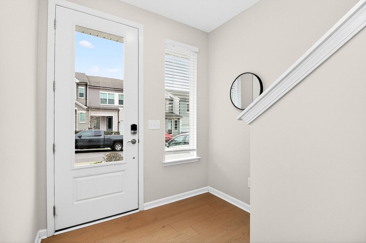 6021 Caprera Way - Photo 4 of 32