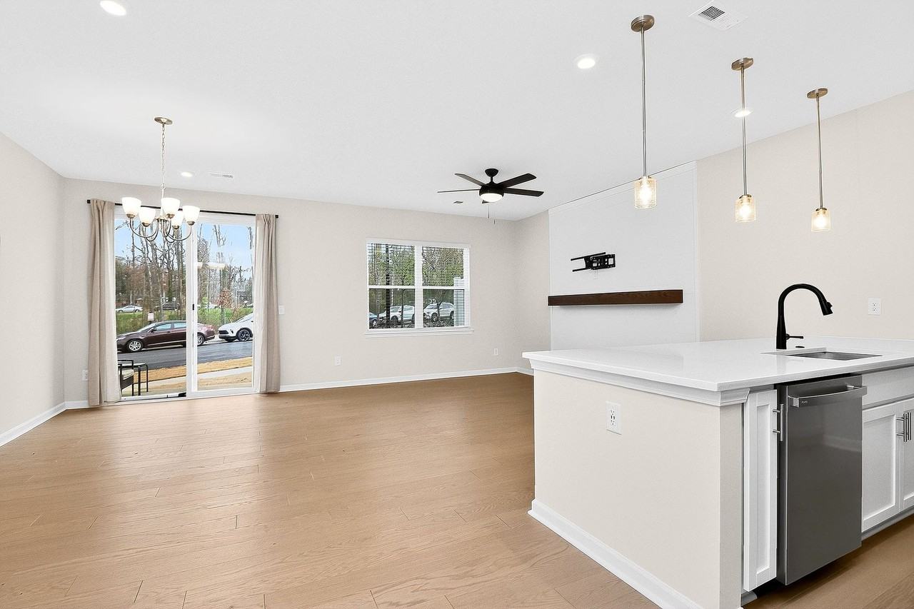 6021 Caprera Way - Photo 7 of 32