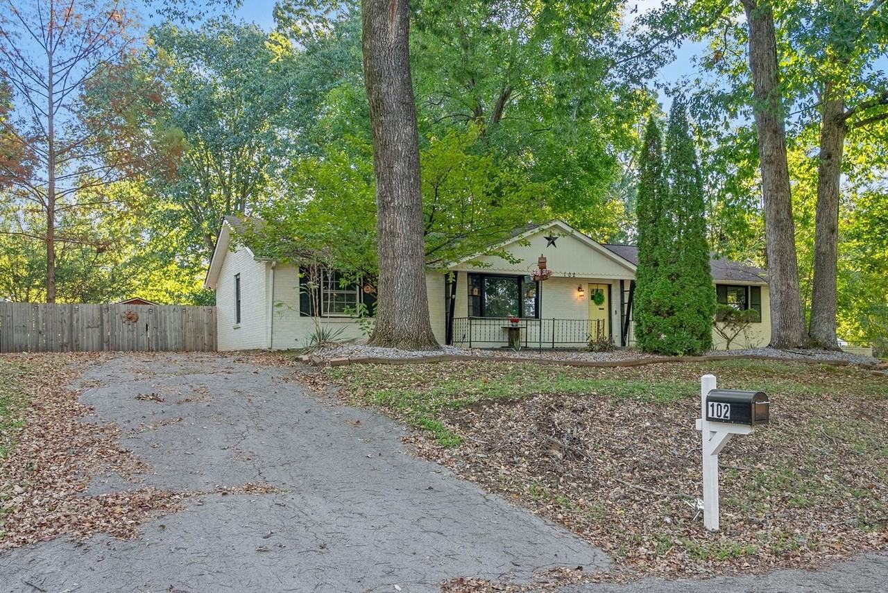 102 Preston Dr - Photo 3 of 33