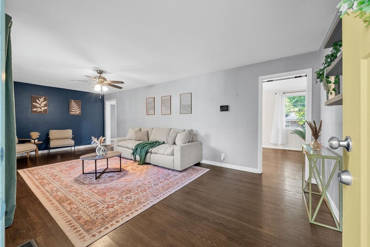 102 Preston Dr - Photo 4 of 33