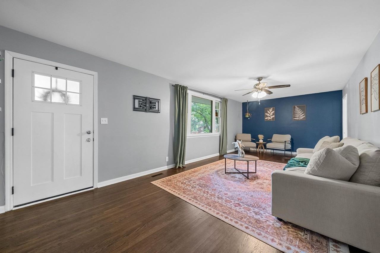 102 Preston Dr - Photo 5 of 33