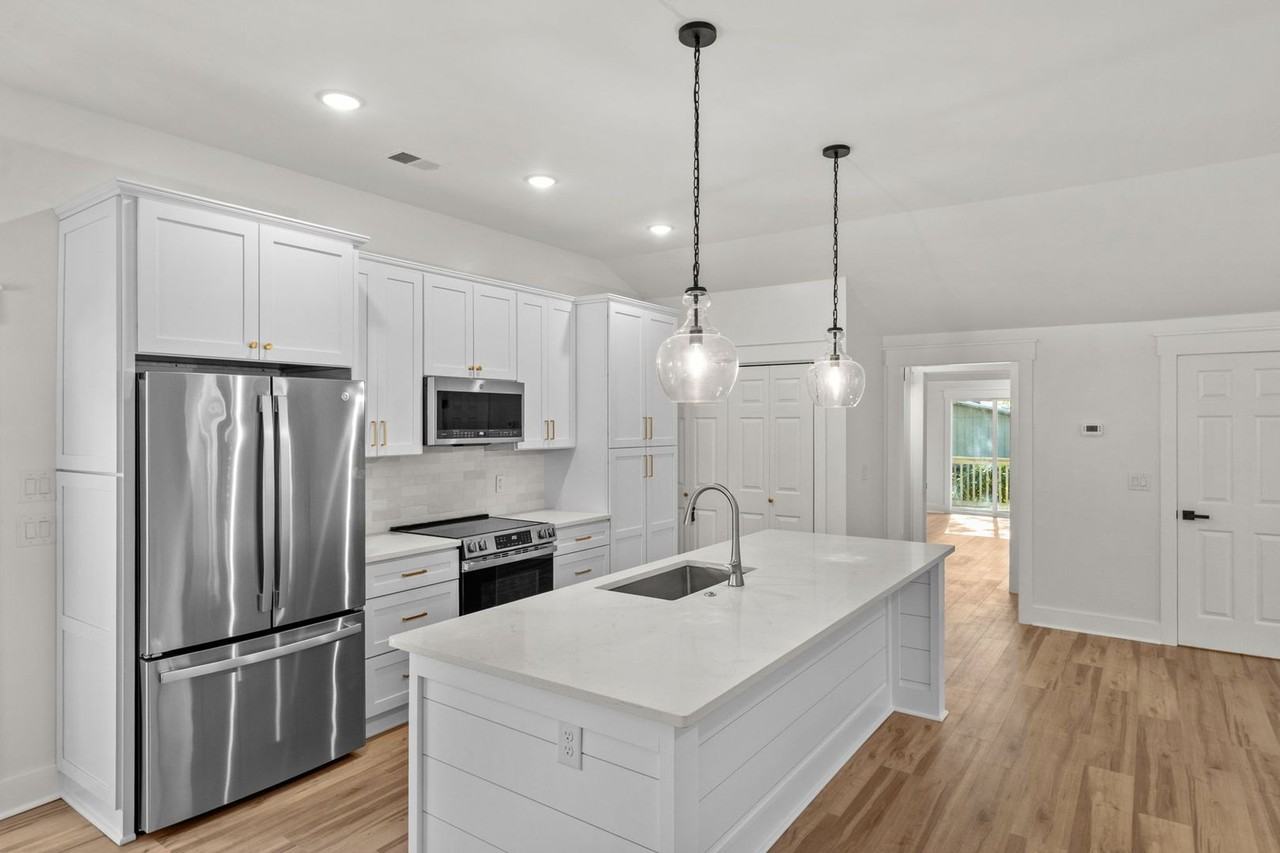 331 Sparrow Dr - Photo 3 of 35