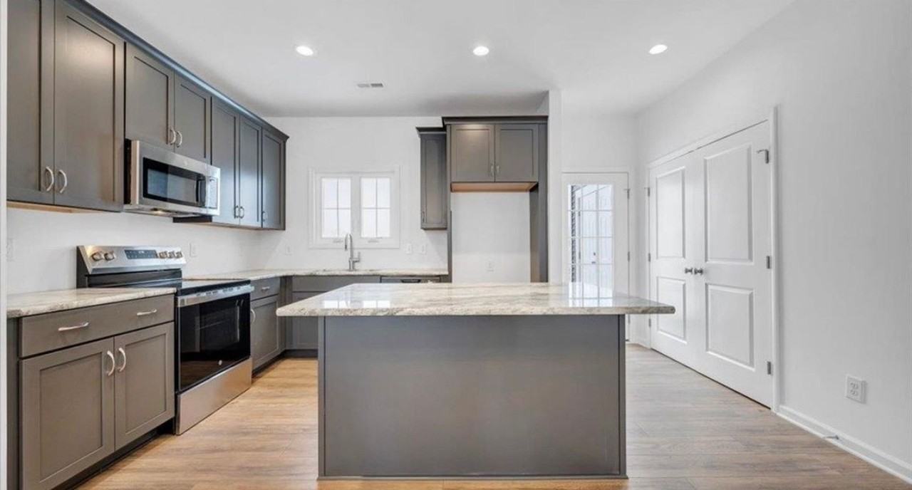 2020 Kyles Way - Photo 5 of 13